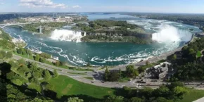 Вид на Ніагарський водоспад з вежі Skylon Tower