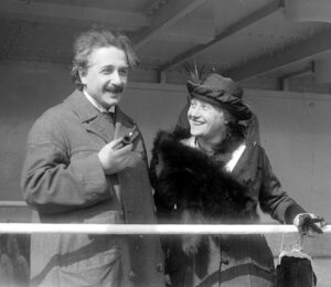 Альберт Ейнштейн з другою дружиною Ельзою