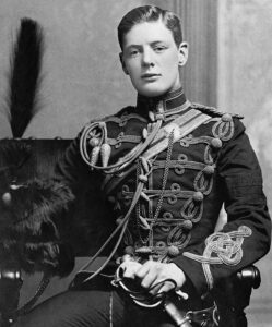 Черчилль - другий лейтенант 4-го особистого Її Величності гусарського полку