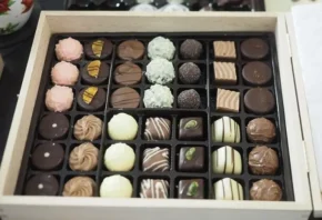 Коробка шоколадних цукерок