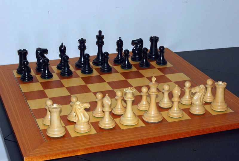 Початкове положення фігур у грі в класичні шахи.