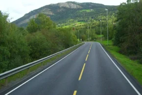 Асфальтована дорога