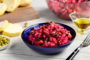 Класичний салат "Вінегрет" з зеленим горошком Класичний салат "Вінегрет" з зеленим горошком