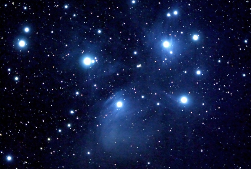 Зоряне скупчення Плеяди (М45 або Стожари).