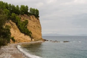 Узбережжя Егейського моря, Евбея, Греція Узбережжя Егейського моря, Евбея, Греція