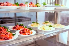 Вінегрет в меню їдальні Вінегрет в меню їдальні