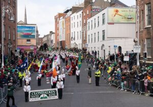 Парад у день Святого Патрика в Дубліні.