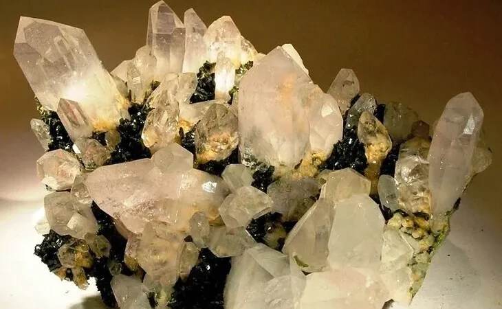 Великі кристали кварцу