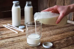 Кефір у пляшках Кефір у пляшках