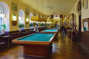Більярдні столи в кафе "Weingartner" у Відні