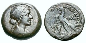 Клеопатра на монеті