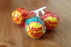 Чупа-Чупс - одні з найпопулярніших цукерок