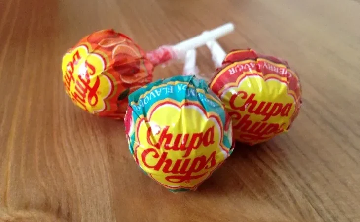Чупа-Чупс - одні з найпопулярніших цукерок