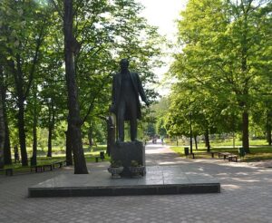 Пам'ятник П.І. Чайковському в місті Тростянець Сумської області