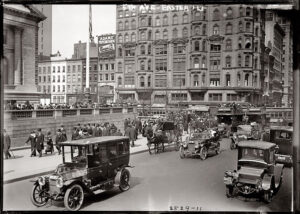 Вуличний рух Нью-Йорка у 1913 році.