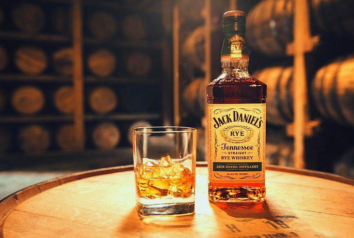 Віскі "Jack Daniels".