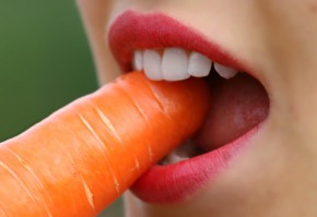 Жування моркви