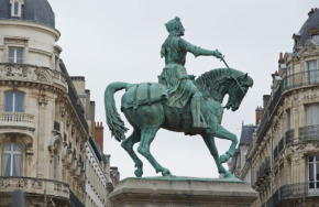 Кінна статуя Жанни д'Арк