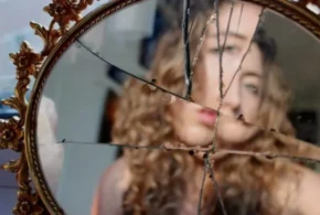 У давнину люди вірили, що у дзеркалі відображена душа